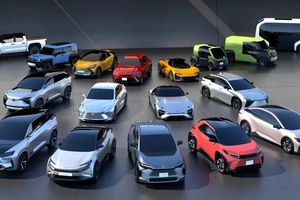 Toyota tăng tốc sản xuất xe điện để bắt kịp BYD và Tesla