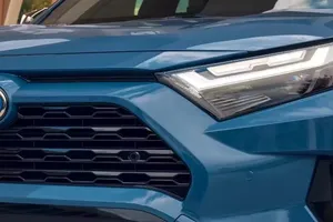 4 mẫu xe SUV hybrid mới giá cả phải chăng và tiết kiệm nhiên liệu 