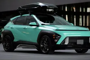 Độc đáo chiếc xe của Hyundai đi kèm hộp nóc và bánh xe 20 inch