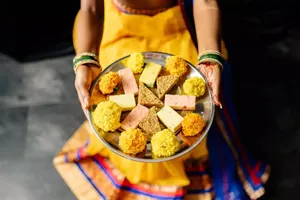 Lời khuyên từ các chuyên gia để tránh tăng cân trong mùa tiệc cuối năm