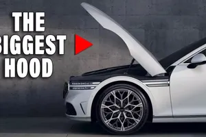 Độc đáo Genesis G90 có mui xe vỏ sò lớn nhất thế giới