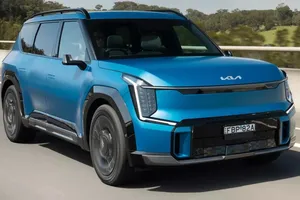 Khám phá Kia EV9 2024 phạm vi hoạt động 512 km và hai tùy chọn pin