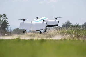 Máy bay điện chở hàng tự động đầu tiên cất cánh