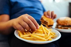 Tránh thói quen ăn uống này vì nó khiến tình trạng viêm trầm trọng hơn