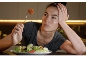Chán ăn có thể là do 5 vấn đề sức khỏe nghiêm trọng này