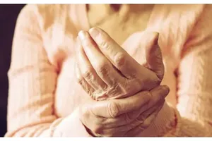 Giữ xương khớp luôn khỏe mạnh trong mùa lạnh với những lời khuyên này