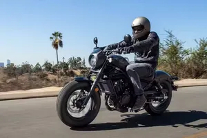 Bất ngờ với những mẫu xe cũ có giá trị bán lại cao nhất