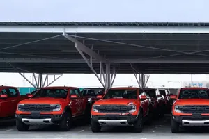 Biến bãi đỗ xe thành máy phát điện năng lượng mặt trời