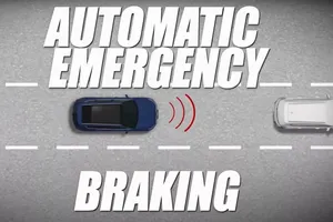 Các nhà sản xuất ô tô chống lại quy định mới của công nghệ phanh khẩn cấp tự động