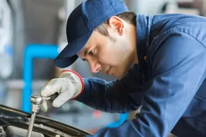 Nếu thấy 3 dấu hiệu này bạn cần bảo dưỡng xe ngay