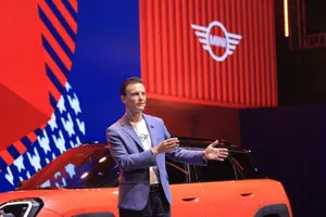 Doanh số bán xe điện cao cấp giảm 35% trong nửa đầu năm