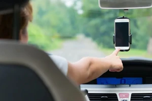 3 phụ kiện ô tô bạn không bao giờ nên lắp vào xe