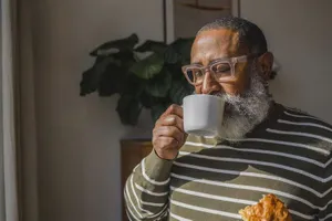 Uống cà phê bao nhiêu để không ảnh hưởng huyết áp?