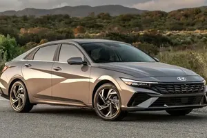 Top chiếc xe ô tô giá rẻ đáng mua nhất hiện nay