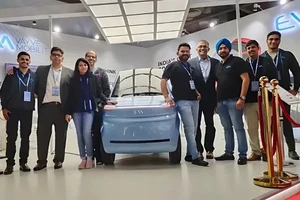 Bất ngờ với xe ô tô chạy bằng năng lượng mặt trời, giá từ 200 triệu đồng