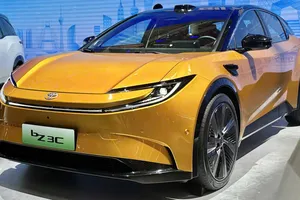 Lộ diện SUV điện tự lái, tầm hoạt động 630km/ lần sạc của Toyota