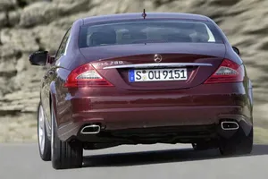 Hơn 33.000 xe Mercedes bị thu hồi vì lỗi cửa sổ trời nghiêm trọng