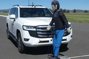 Vì sao xe gầm cao nguy hiểm hơn cho người đi bộ? 