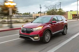 Dấu hiệu cần thay pin xe hybrid và chi phí thay thế