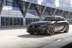 Những chiếc xe sang giá rẻ nhất năm 2025