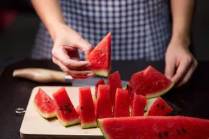 Cách giảm cân tự nhiên với dưa hấu trong mùa Tết