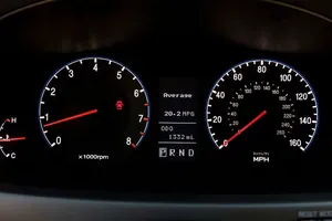 Cách phát hiện gian lận đồng hồ đo quãng đường khi mua xe cũ