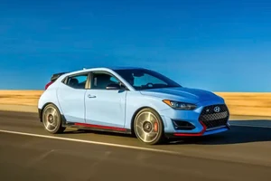 Dưới 700 triệu, mua hatchback cũ nào 'bốc' nhất?