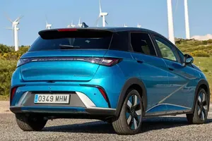 Xe điện Trung Quốc chiếm lĩnh 76% thị phần toàn cầu: Đâu là bí quyết thành công?