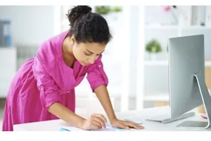 Bất ngờ với 8 lợi ích sức khỏe khi đứng làm việc