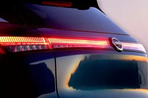 Nissan làm điều bất ngờ với giá xe ô tô nhập khẩu