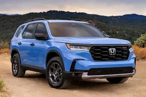 Honda triệu hồi hơn 259.000 ô tô do lỗi bàn đạp phanh