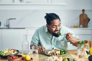 Đàn ông nên ăn bao nhiêu protein mỗi ngày để duy trì cơ bắp săn chắc?