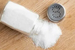 Vì sao bạn không nên bảo quản muối trong hộp thép?