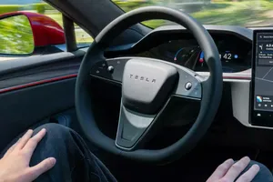 Tesla đối mặt với khoản phạt 242 triệu USD vì tai nạn chết người do chế độ lái tự động