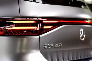 Vì sao Mercedes-Benz 'khai tử' mẫu xe điện rẻ nhất của hãng?