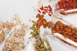 Chuyên gia dinh dưỡng chỉ ra 3 loại hạt phụ nữ trên 40 tuổi nên dùng hàng ngày