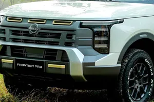 Xe bán tải hybrid Nissan gây sốc với giá chỉ 660 triệu đồng