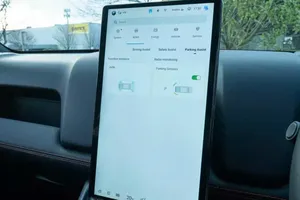 Vì sao BYD khai tử màn hình xoay độc đáo?