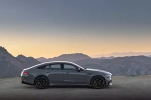 Loạt xe thể thao 4 cửa 2025: Khi xe gia đình mang trái tim đường đua