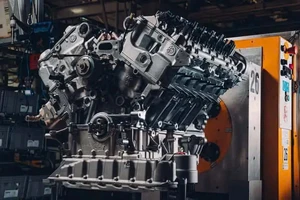 EU hủy lệnh cấm xe xăng: Hãng xe chia rẽ, Toyota thắng thế