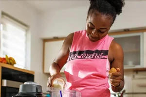 Nên ăn gì trước và sau buổi tập để phục hồi cơ bắp nhanh chóng?