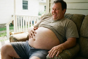 6 mẹo đơn giản giúp kiểm soát cân nặng trong mùa tiệc tùng