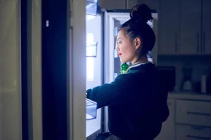 9 nguyên nhân gây thèm ăn vặt trước khi ngủ và cách khắc phục