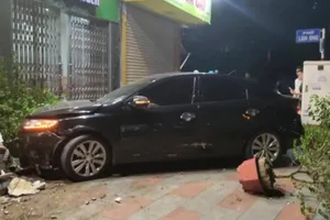 Ô tô gây tai nạn liên hoàn ở Hải Phòng, 3 người bị thương nặng