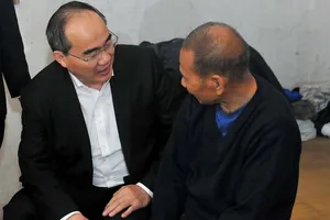 'Nhân dân giúp ông đấy!'