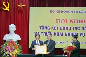 Ông Bùi Quang Vinh được tặng thưởng huân chương Độc lập