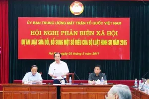 Đừng ép luật sư... phản thân chủ