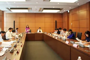 "Thiên thời, địa lợi, nhân hòa mà GDP chưa chịu tăng?"