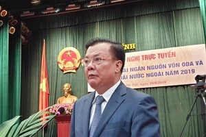 Bộ trưởng Đinh Tiến Dũng lo vì cả ngàn tỉ đồng không tiêu được