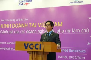 Chủ tịch VCCI: 'Tôi cũng chuyển lương cho vợ quản lý'